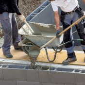 <p>Uten godkjent fagutdanning har mange arbeidsinnvandrere i en årrekke jobbet som ufaglærte. De har dermed fått lavere lønn enn de burde hatt, og bedriftene har ikke fått utnyttet kvalifisert kompetanse. Nå er det innført en ny godkjenningsordning. Fag på vandring var tema på dette seminaret.</p>