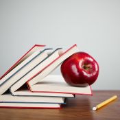 <p><em>Scroll nedover seminarnettsiden for å laste ned seminarpresentasjon og ny rapport.</em></p>
<p>Studieforbundene er ideelle organisasjoner med voksenopplæring som hovedformål, og bidrar til organisert opplæring i mer enn 500 frivillige og ideelle medlemsorganisasjoner. Mangfold i kurstilbud og nærhet til deltakernes erfaringer er kjennetegn på studieforbundenes arbeid. En ny Fafo-rapport viser at kursdeltakerne opplever at deres praksiserfaring brukes aktivt i læringen, og at læringstilbudet er tilpasset deres interesser og behov. For mange av personene med kort formell utdanning er kursene et nytt og positivt møte med utdanningssystemet. På dette frokostseminaret ble rapporten presentert og kommentert.</p>