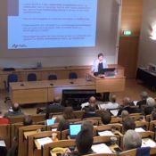 <p><a dir="ltr" href="index.php/nb/fafo-tv" target="_blank">Seminaret ble strømmet, se opptak på Fafo-tv</a>.</p>
<p><a dir="ltr" href="http://fafooestforum.no/index.php/nyheter/item/seminar-om-utstasjonering-og-handheving-lysark-og-fafo-tv" target="_blank" rel="noopener">Last ned presentasjonene på seminarnettsiden til Fafo Østforum</a>.</p>
<p>Hvert år kommer det tusenvis av arbeidstakere med sin utenlandske arbeidsgiver til oppdrag i Norge. Det vil si at de er utstasjonerte. Nå er nye reguleringer underveis. Vil det føre til bedre vilkår for de ansatte og strengere kontroll med bedriftene?</p>